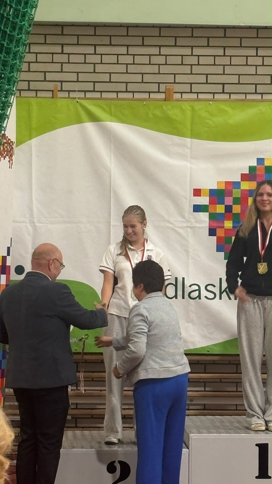 Gratulacje dla Emilii Nowickiej na podium